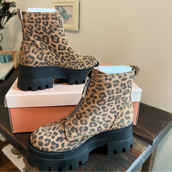 NWT Gianni Bini Leopard Suede Leather Lug Sole Zipper Front Combat Boot Size 6.5 - Picture 7 of 16